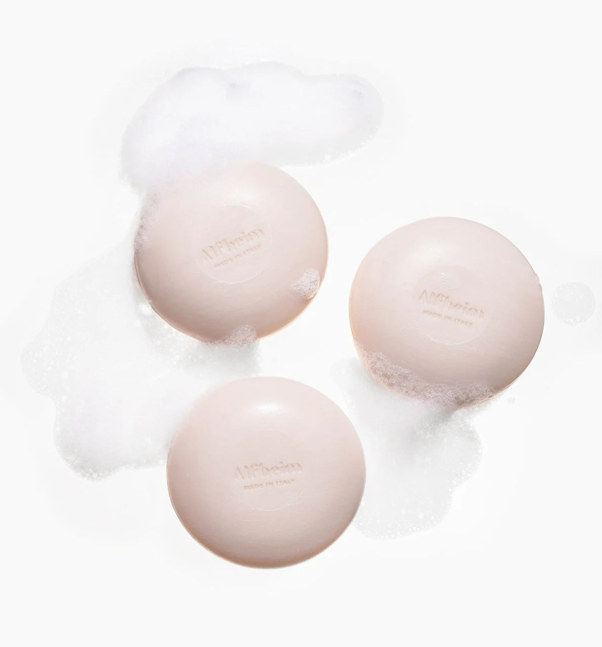 Успокаивающее мыло для рук и тела «Сладкий миндаль» 150 гр.